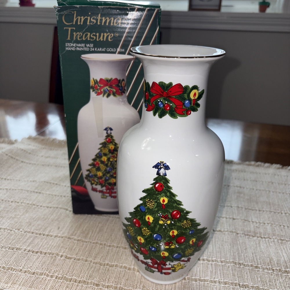 Mount Clemens Pottery CHRISTMAS TREASURE /Tree Bow w/24k Gold trim VTG